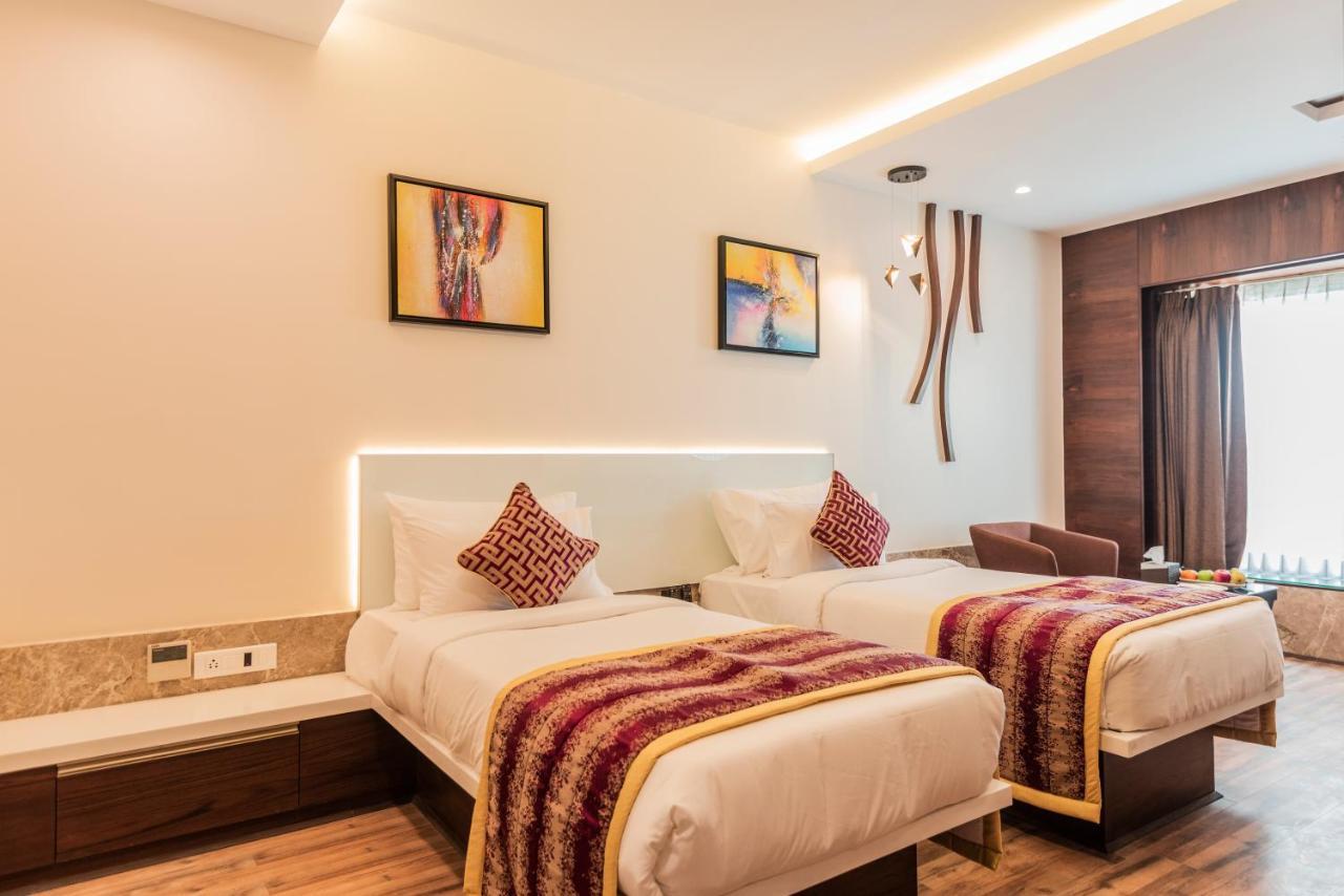Hotel Park Elanza Коимбатур Экстерьер фото
