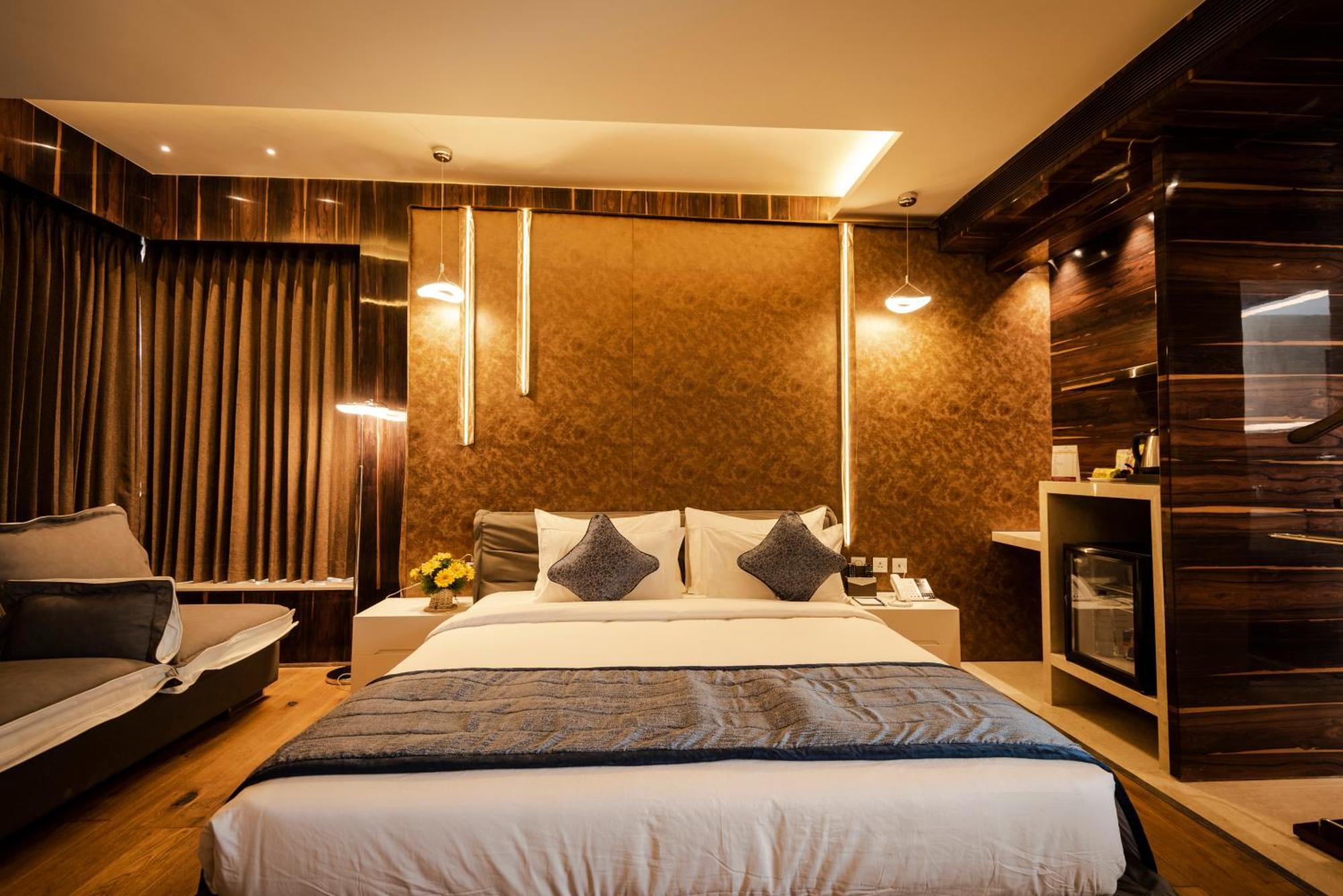 Hotel Park Elanza Коимбатур Экстерьер фото
